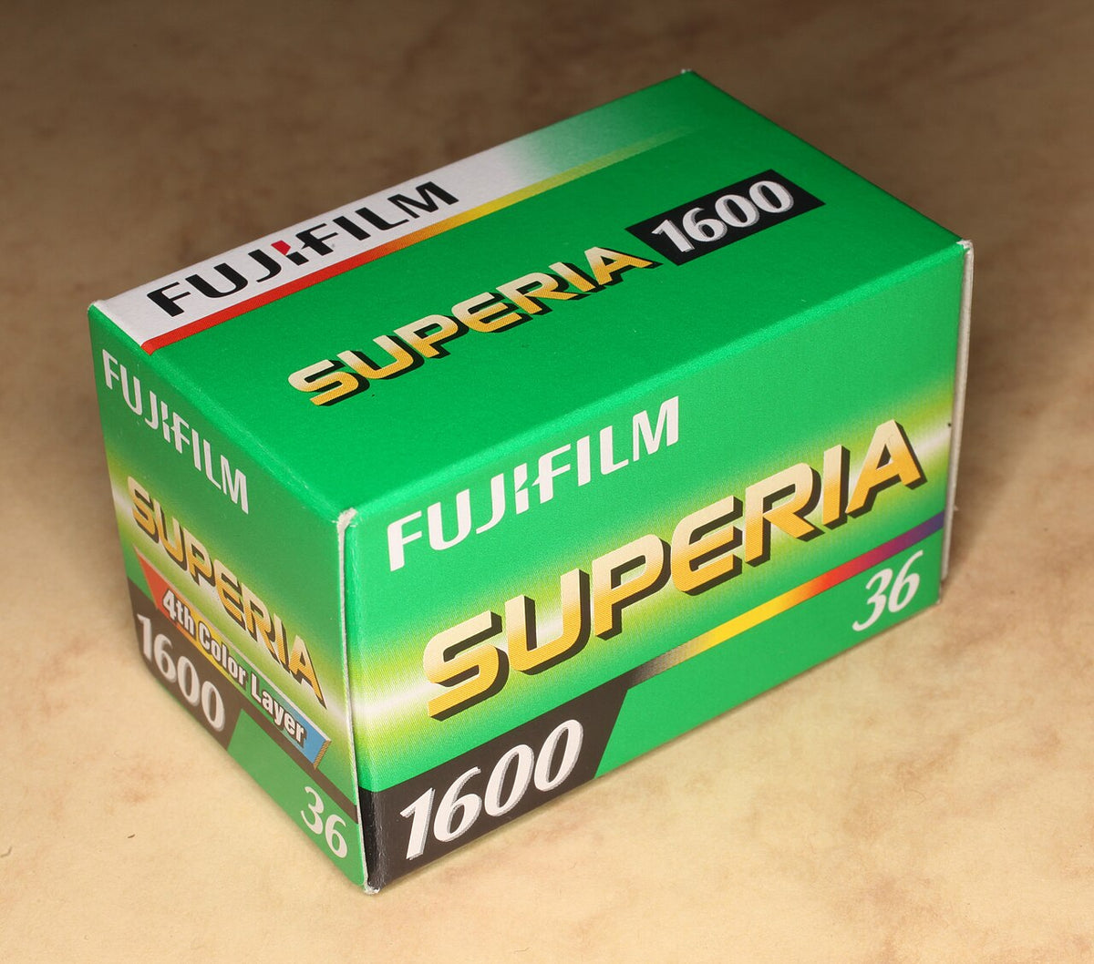 Fujifilm SUPERIA 1600の外観（資料画像）