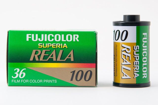 Fujifilm SUPERIA REALA 100の外観（資料画像）