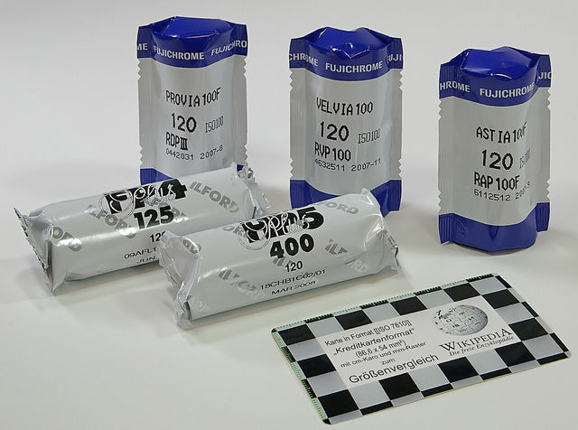 Fujifilm FUJICHROME ASTIA 100Fの外観写真（複数製品同写）